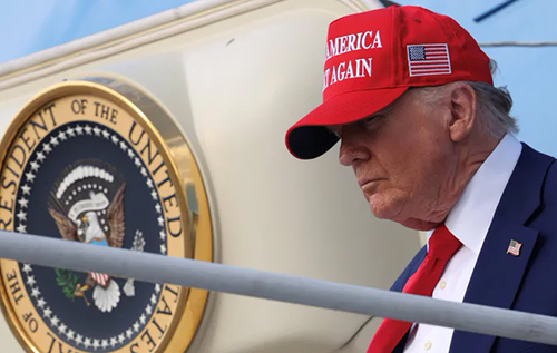 «Не знаю, як він живий»: міністр охорони здоров’я США розкритикував харчування Трампа під час поїздок